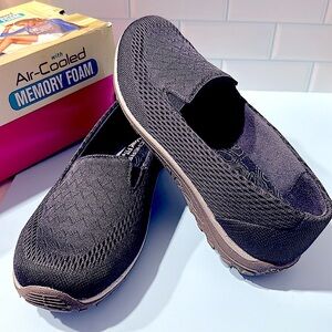 Skechers Relaxed Fit Reggae Fest Willows Slip on Air Cooled Memory Foam Shoes